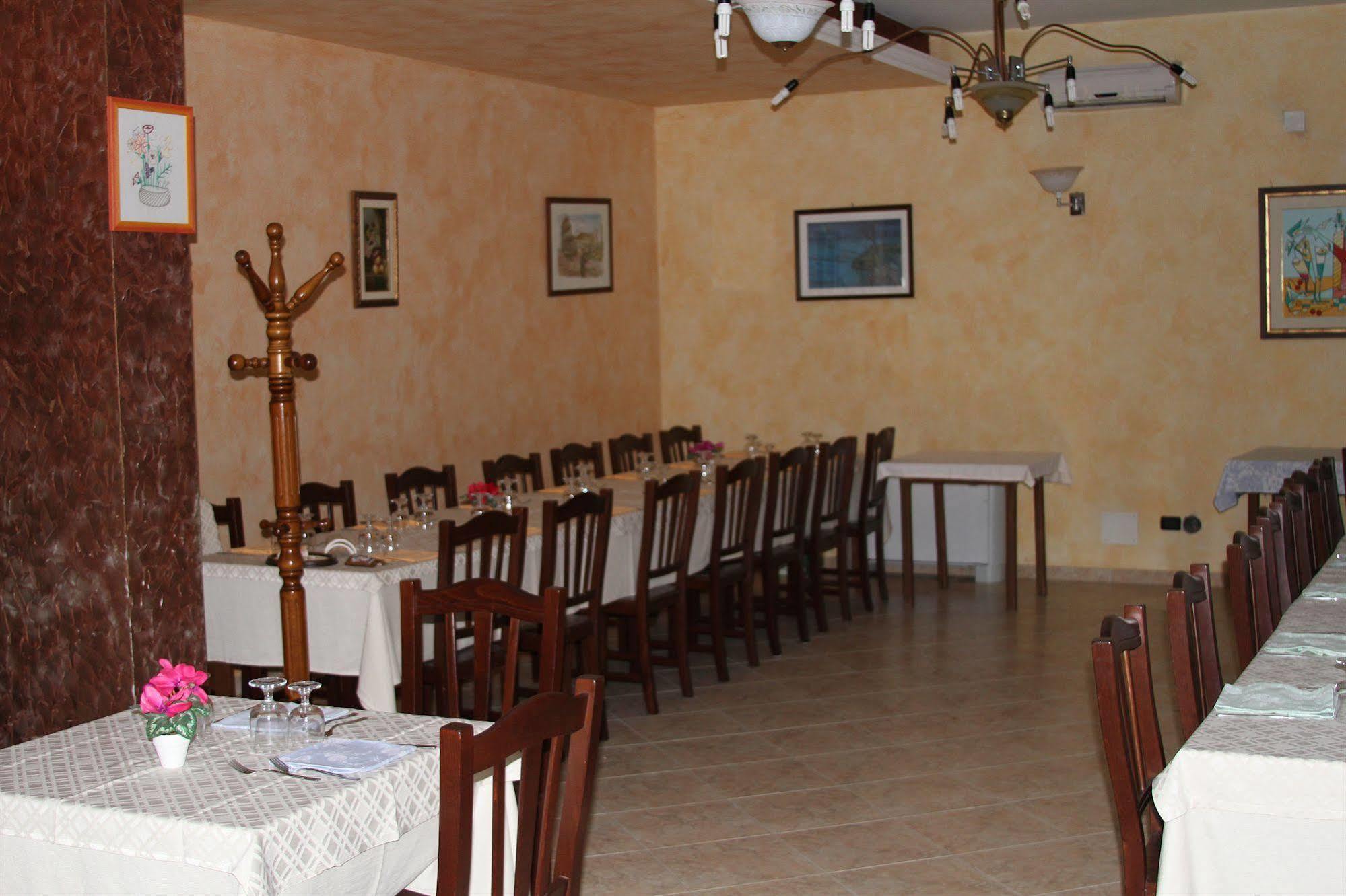 Agriturismo Silos Agri 圣塞韦罗 外观 照片
