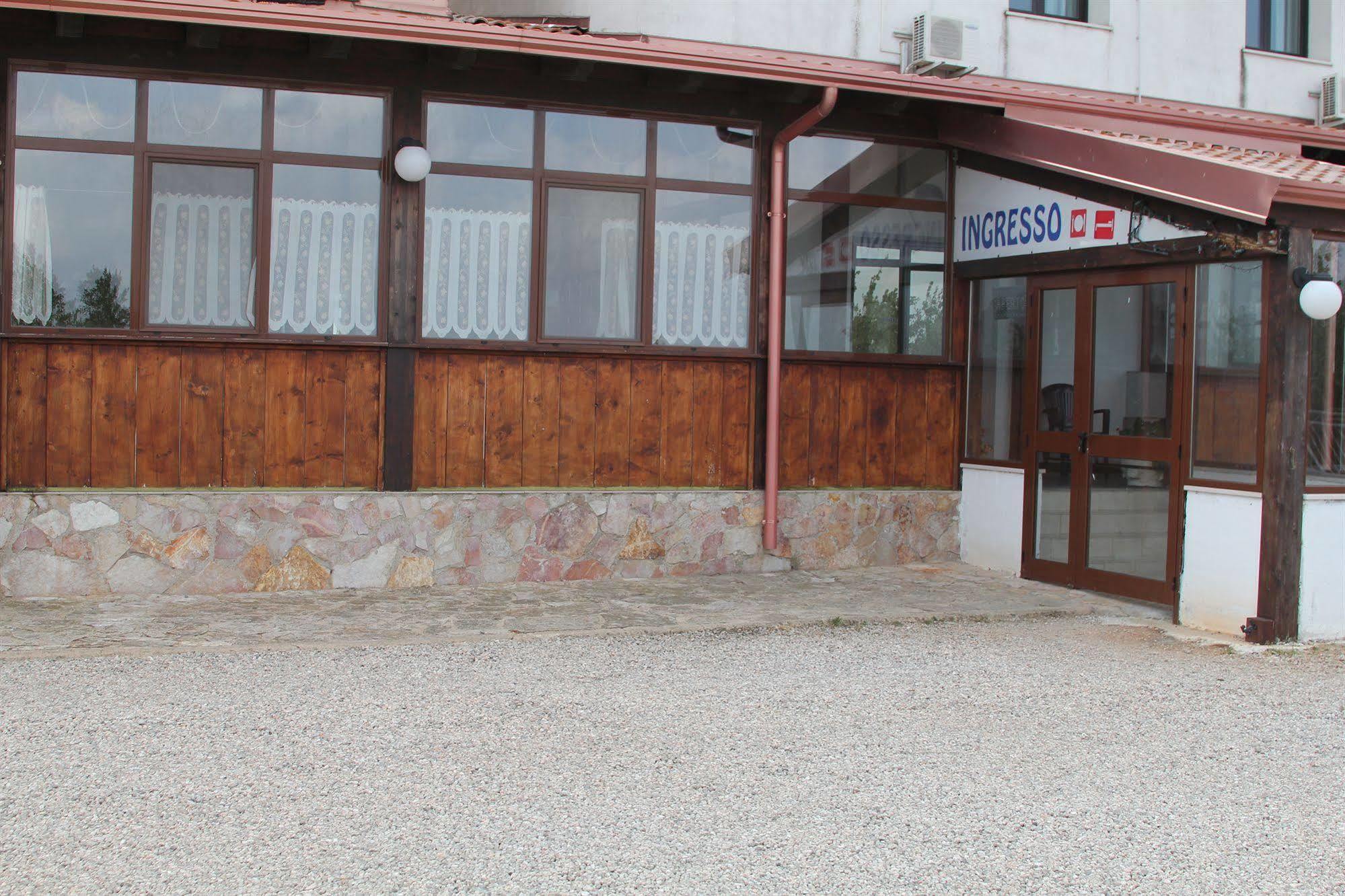 Agriturismo Silos Agri 圣塞韦罗 外观 照片